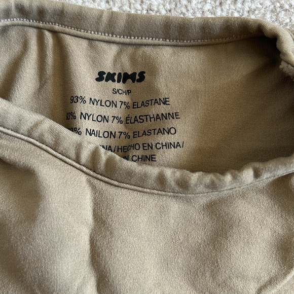 Skims soft smoothing t-shirt - Picture 4 of 4